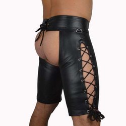 Short homme en simili cuir et laçages 