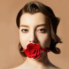 Ball gag avec rose rouge