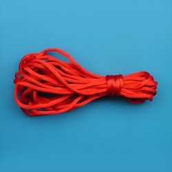 Corde de bondage rouge en soie
