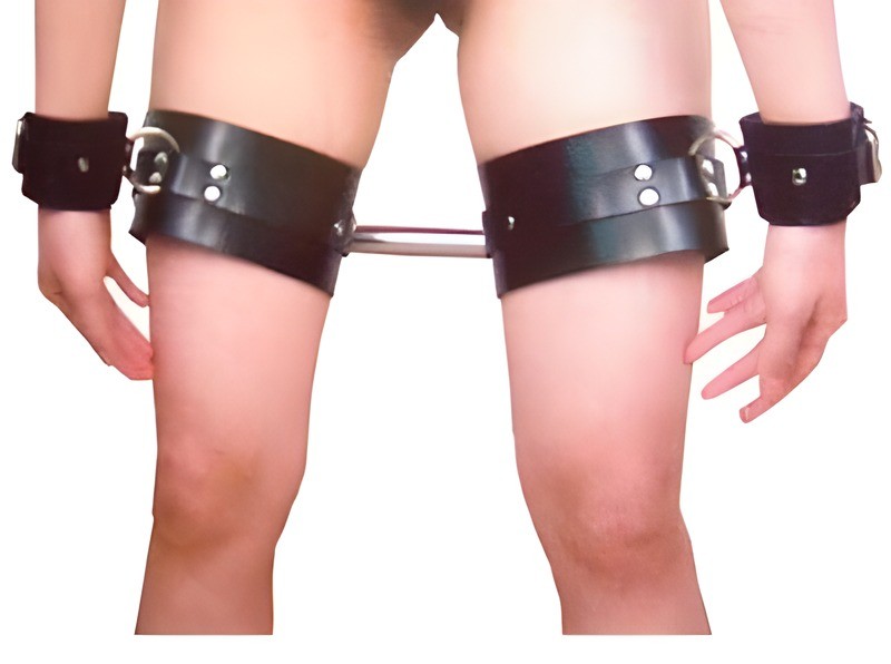 Menotte contrainte cuisses-poignets